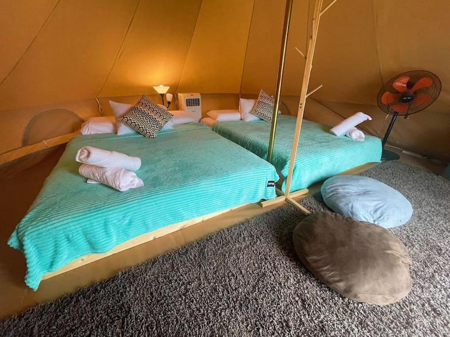 Rembulan Escape Bell Tent 2 Kampung Penarik Bagian luar foto